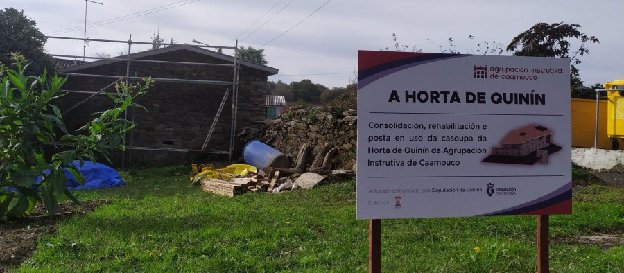 La Agrupación Instrutiva de Caamouco rehabilita la “casoupa” de la Horta de Quinín