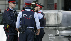 Encuentran un torso en un una maleta dentro de un contenedor del centro de Barcelona