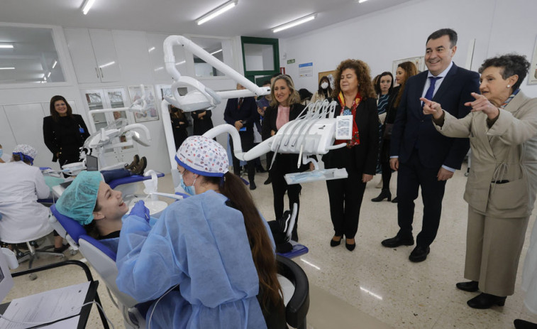 Tecnologías de última generación en la nueva aula dental del CIFP Leixa
