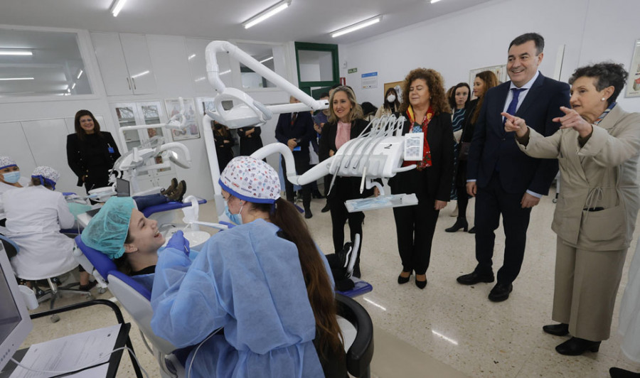 Tecnologías de última generación en la nueva aula dental del CIFP Leixa