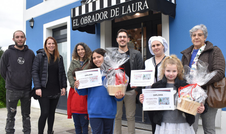 Caamouco hace entrega de los premios de la última edición de su concurso de postales