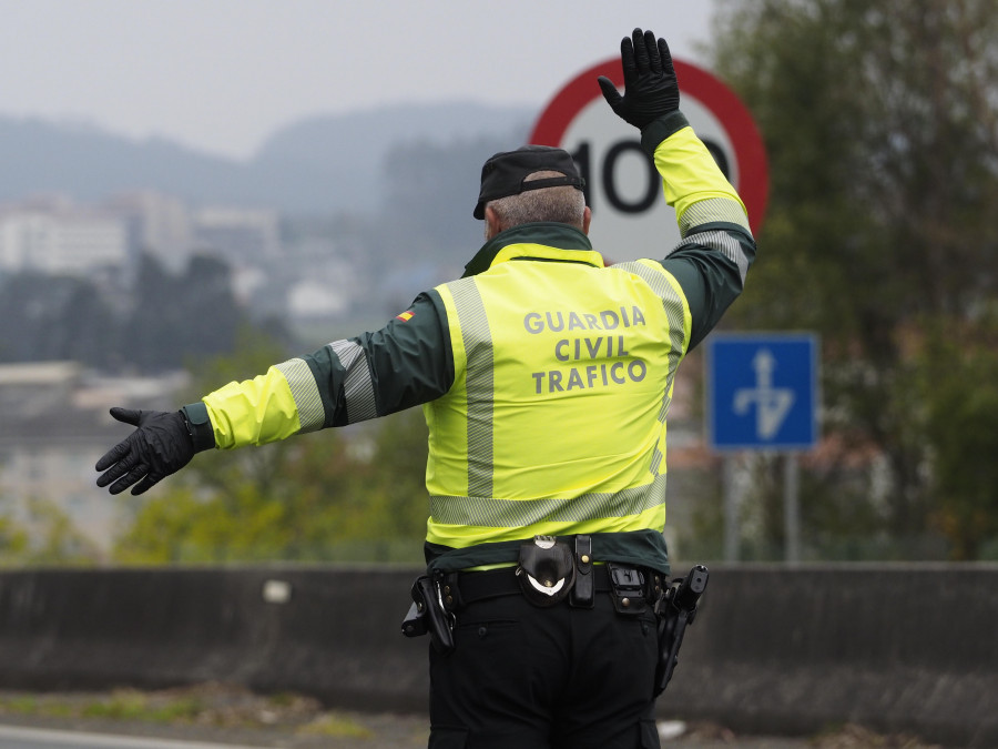 Un conductor kamikaze desata el pánico en Freixeiro al conducir en sentido contrario por la autopista