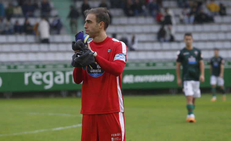 El portero del Racing de Ferrol Diego Rivas se recupera de su operación