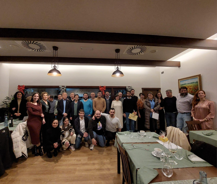 La prensa ferrolana reconoce a Eva Martínez y a Jorge Suárez con los premios Naranja