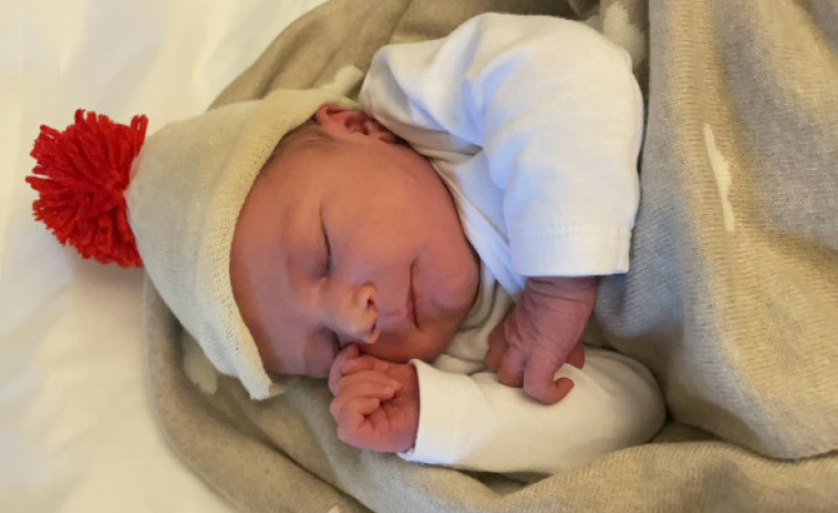 Aitana, la primera bebé gallega de 2023