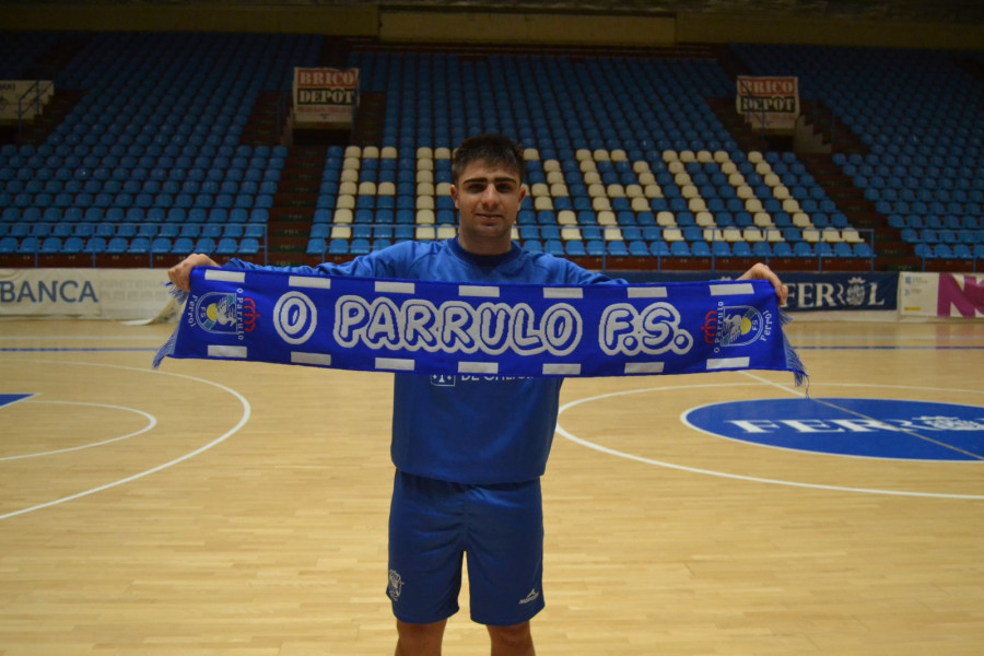 O Parrulo incorpora al ala diestro David Novoa