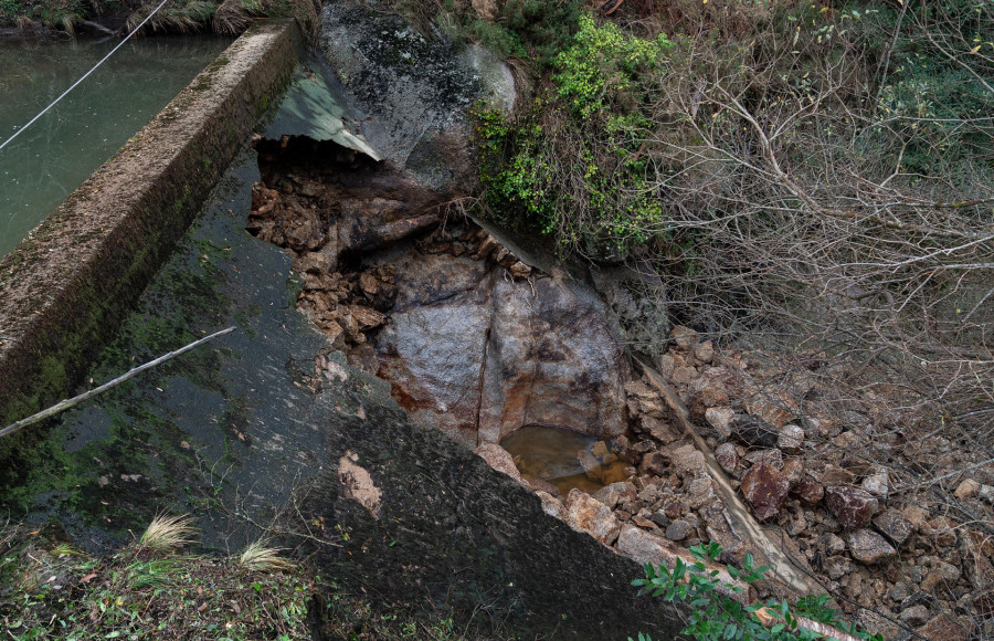 San Sadurniño cierra el acceso al castillo de Naraío por las obras en el río Castro