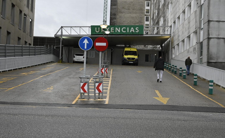 Trasladada al hospital una septuagenaria tras chocar contra un árbol en Pontedeume