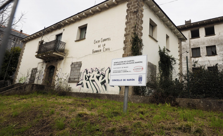 Narón inicia las obras de demolición del antiguo cuartel de la Guardia Civil en Xuvia