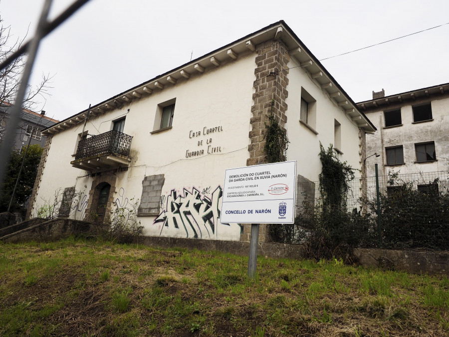 Narón inicia las obras de demolición del antiguo cuartel de la Guardia Civil en Xuvia