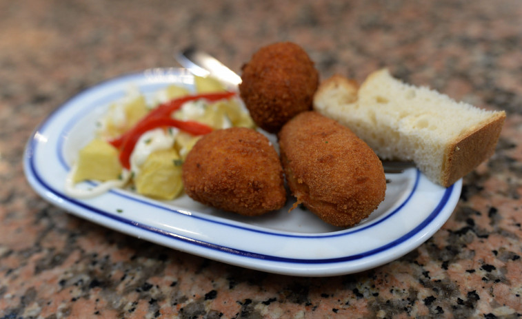 Trece establecimientos de Mugardos celebran el Día Internacional de la Croqueta