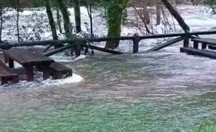 Así baja el río Eume a su paso por los merenderos de Pontedeume