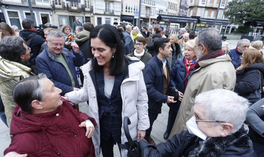 La concentración contra la ley del “Sí es sí” congregó a un centenar de personas