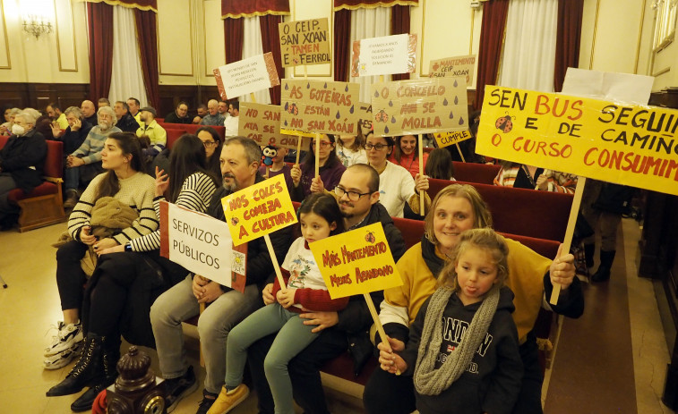 Los centros educativos hablan en el pleno para reclamar mejores infraestructuras