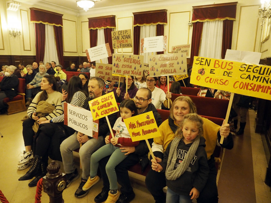 Los centros educativos hablan en el pleno para reclamar mejores infraestructuras