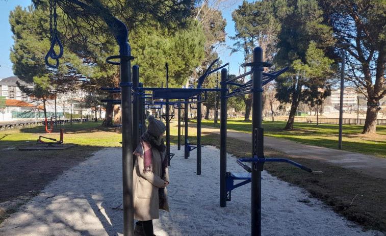 Ares estrena su primera zona de calistenia en el entorno del Parque de Rosalía
