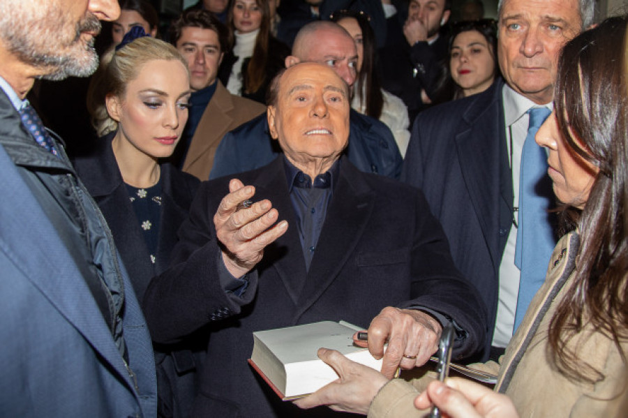Berlusconi, absuelto de comprar el silencio de los asistentes a sus fiestas