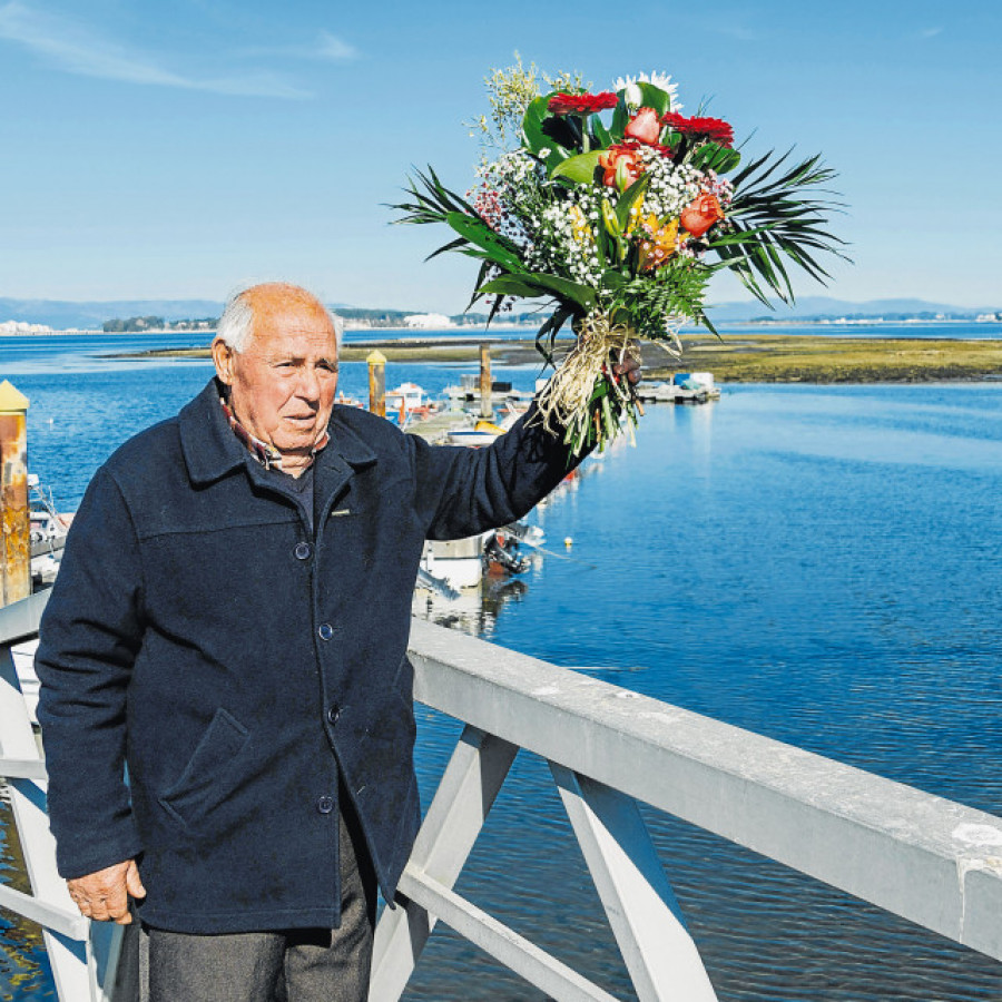 Vilalonga recordó ayer la tragedia marítima de Arnosa