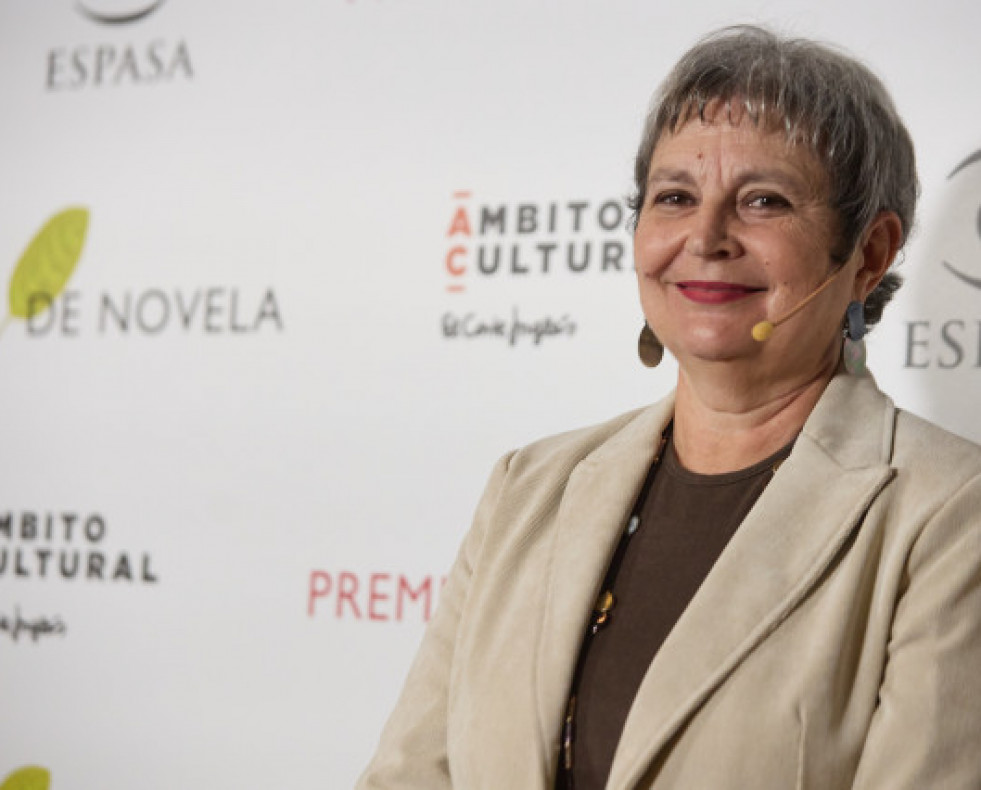 EuropaPress 4994674 escritora elvira roca barea posa ganar xxvii premio primavera novela 2023 obra 1