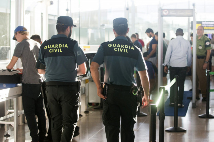 Dispositivos y líquidos dejarán de sacarse en aeropuertos españoles en 2024