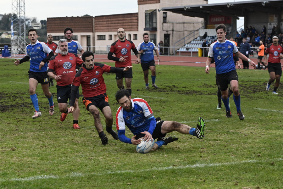 Un ensayo en el último minuto da la salvación al Rugby Ferrol