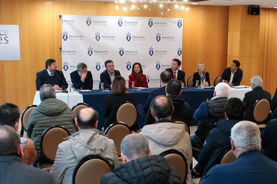 Diputación, Defensa y patronal abordan en Narón el futuro del sector naval en Ferrolterra