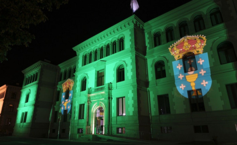 La Xunta ilumina San Caetano de color verde con motivo del Día Mundial de las Enfermedades Raras