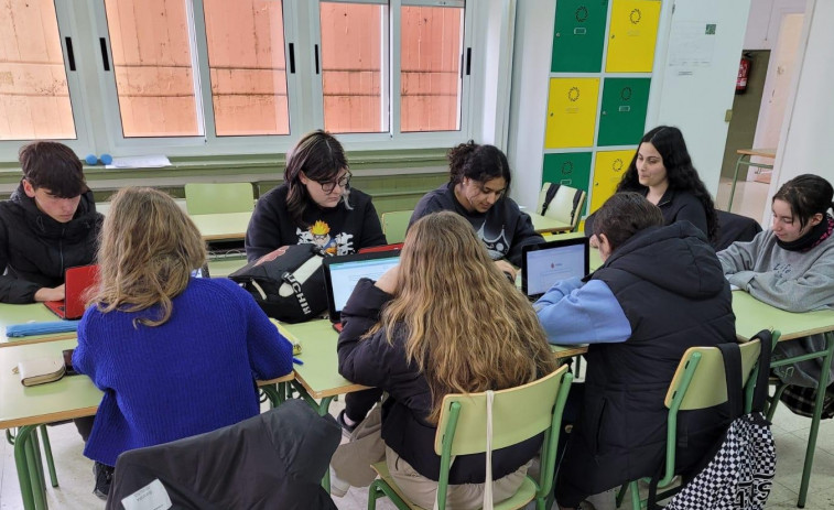 Estudantes dos IES Saturnino Montojo e Canido reflexionan sobre o tema das redes sociais