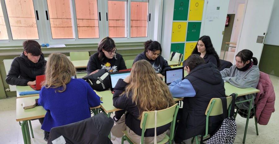 Estudantes dos IES Saturnino Montojo e Canido reflexionan sobre o tema das redes sociais