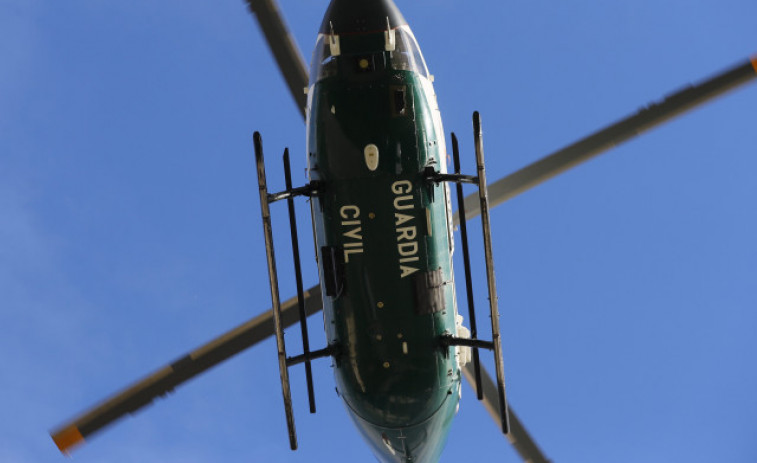 Un helicóptero de la Guardia Civil aterriza en Sóller en mitad de un partido de fútbol