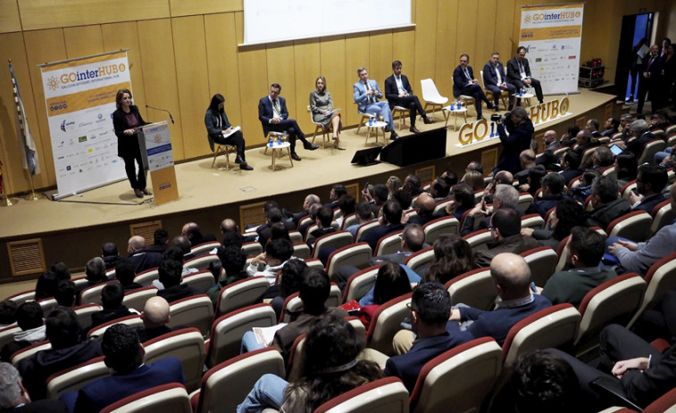 Ribera defiende los POEM del Gobierno y la compatibilidad de la eólica marina con el sector de la pesca