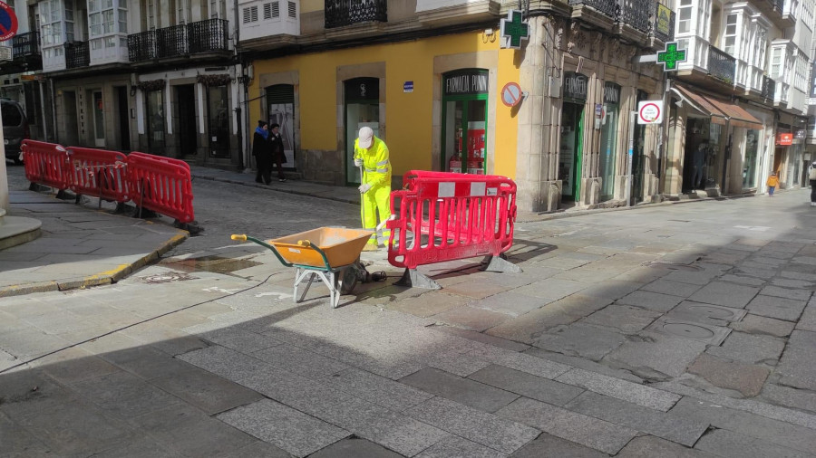 Reparaciones en las calles del centro para estar a punto para  la Semana Santa