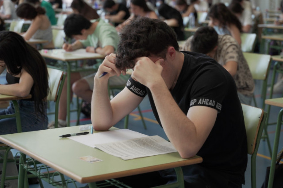 La Xunta pide al Gobierno que paralice la reforma de la EBAU para este curso
