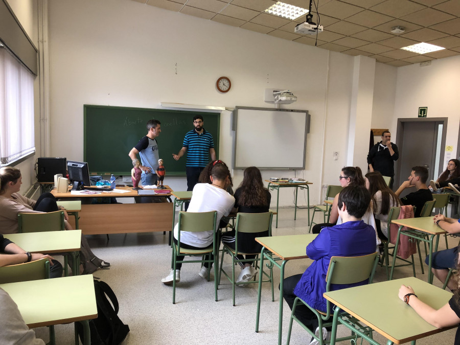 El taller “Meteolab” del CSIC y la Complutense llega a estudiantes del IES Cabo Ortegal cariñés