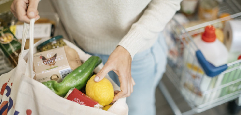 Los precios de alimentos subieron un 0,9% en mayo, un aumento por tercer mes consecutivo
