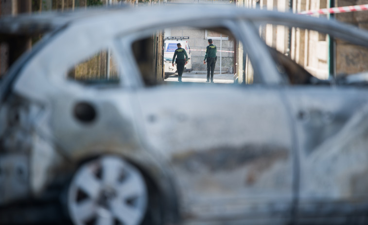 Prenden fuego a casi treinta coches en un acto vandálico en Tui