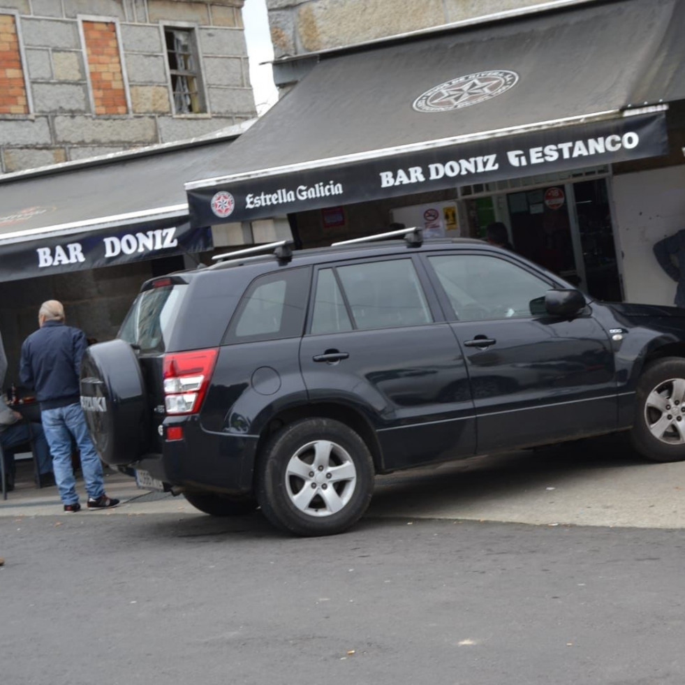 Accidente coche terraza A Merca