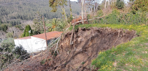 El grupo popular denuncia que el talud de Doniños lleva dos años sin arreglarse