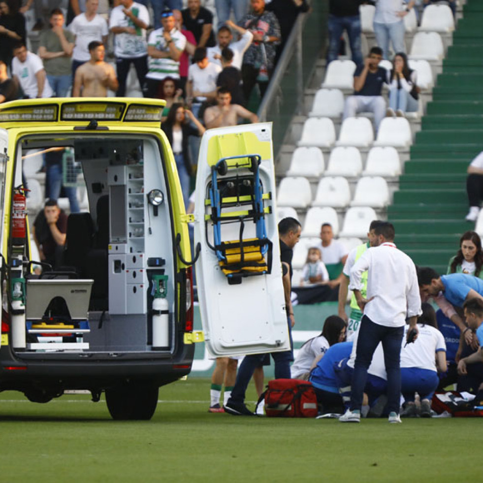 El partido Córdoba Racing de Ferrol, de la Primera RFEF, fue detenido a los diez minutos de juego y posteriormente suspendido de