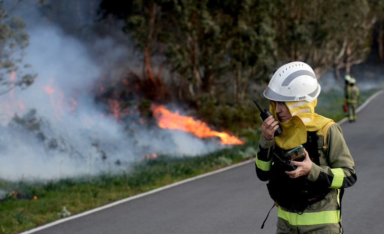 El incendio de As Pontes ya afecta a 20 hectáreas