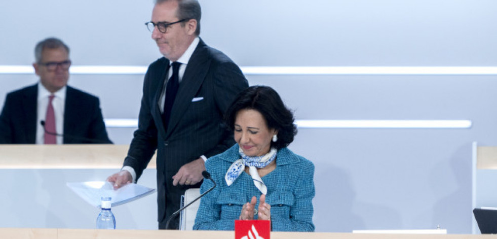 La junta del Banco Santander reelige a Ana Botín y ratifica a Héctor Grisi