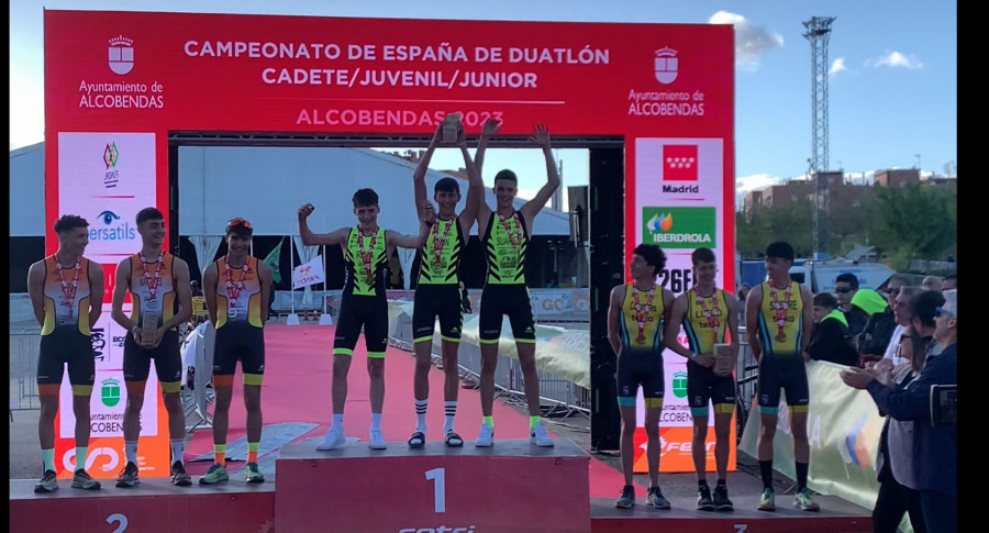 Oro nacional de los juveniles del Natación Cedeira