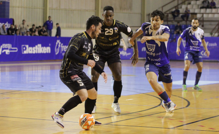 O Parrulo, a dos puntos de su víctima de ayer, el Alzira