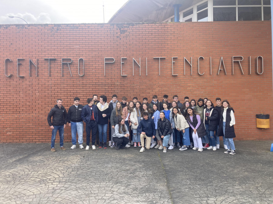 Alumnos de la Compañía de María aprenden en plena prisión que las drogas pueden arruinar vidas