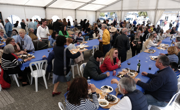 La cofradía de Ferrol celebra el gran éxito cosechado en la Fiesta del Marisco