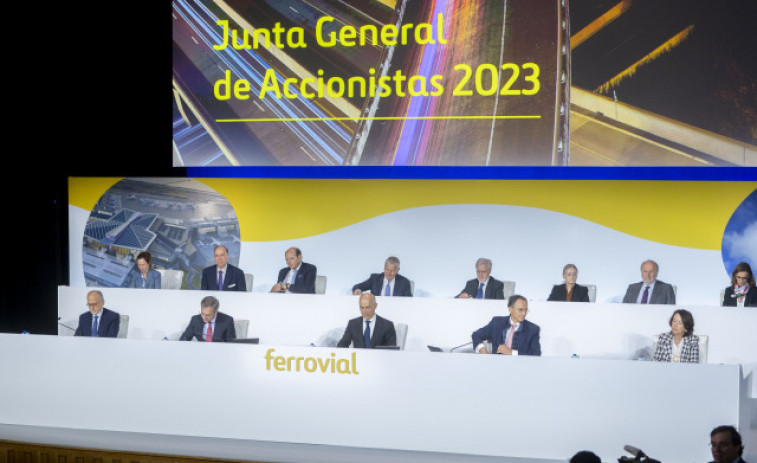 Ferrovial logra el respaldo de la junta para llevar su sede a Países Bajos