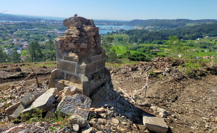 Denuncian destrozos en una de las cruces del sendero que sube hasta la ermita de Chamorro