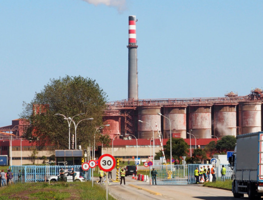 Zanjada la  “crisis” en Alcoa tras atribuir el despido de trabajadores a un “malentendido”