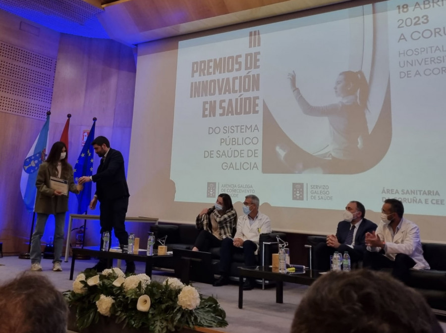 Profesionales de Dermatología del Área Sanitaria local, finalistas en los premios gallegos de innovación