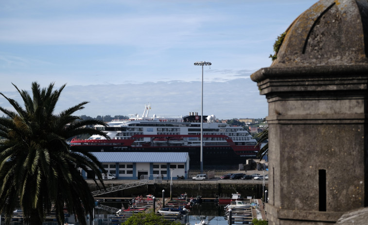 Ferrol comienza su temporada alta con el crucero “Fridtjof Nansen”